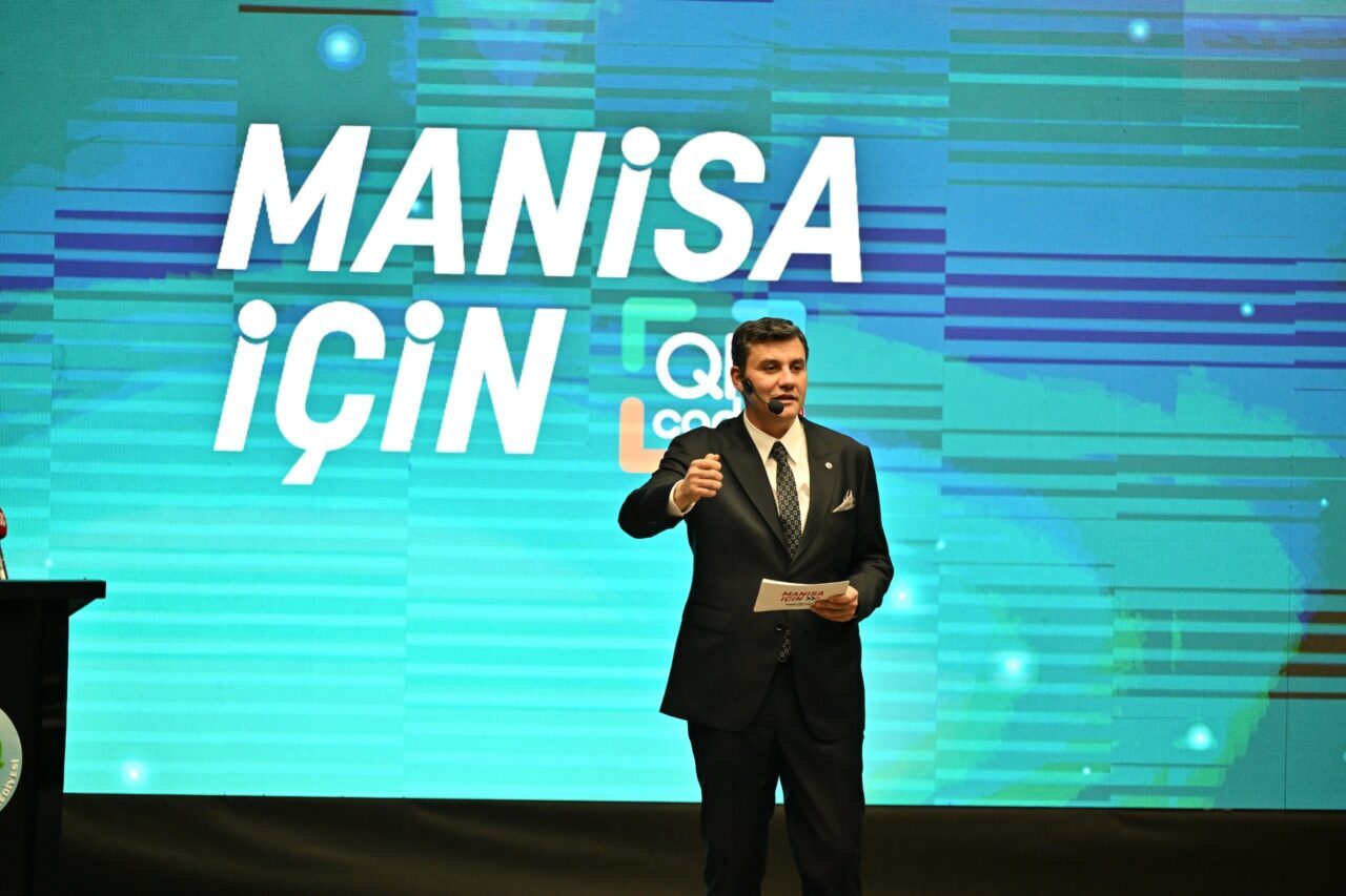 Manisa Büyükşehir Belediye Başkanı Ferdi Zeyrek, HPV aşısı desteğiyle kadınların