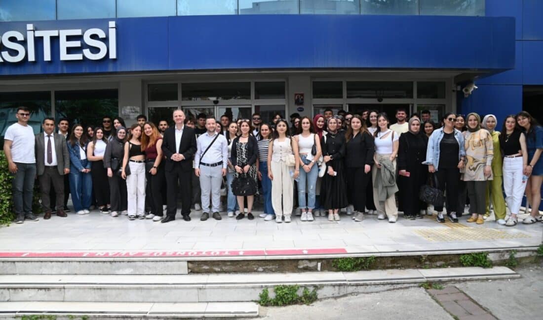 Farklı ilçelerden 250 Manisa Büyükşehir Belediyesi Eğitim Merkezleri (MABEM) öğrencisi, İzmir
