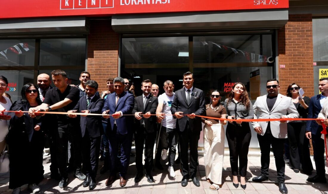 Vatandaşların yoğun katılımıyla yapılan açılış sonrasında Kent Lokantası Muradiye’de hizmet