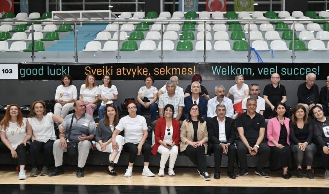 Tarık Almış Spor Salonu’ndaki etkinlikte, Manisa Büyükşehir Belediyesi Sosyal Projeler