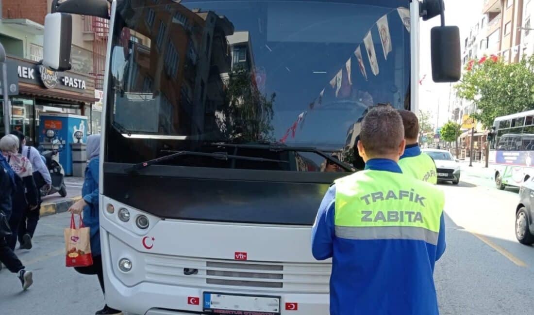 Manisa'da yapılan denetimlerde çok sayıda servis aracı incelenerek taşımacılık firmaları