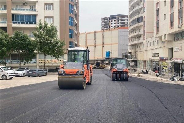46. Cadde'de devam eden asfalt çalışmaları Fen İşleri Daire Başkanlığı
