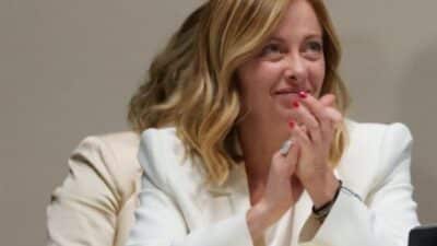 İtalya Başbakanı Giorgia Meloni, Almanya Şansölyesi Friedrich Merz'i tebrik ederek