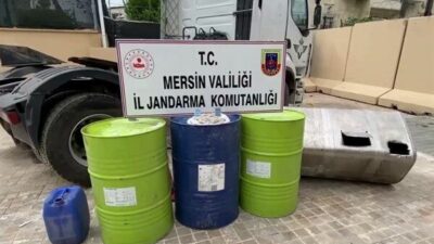 Mersin'de uyuşturucu operasyonunda büyük miktarlarda kokain ve metamfetamin ele geçirildi.