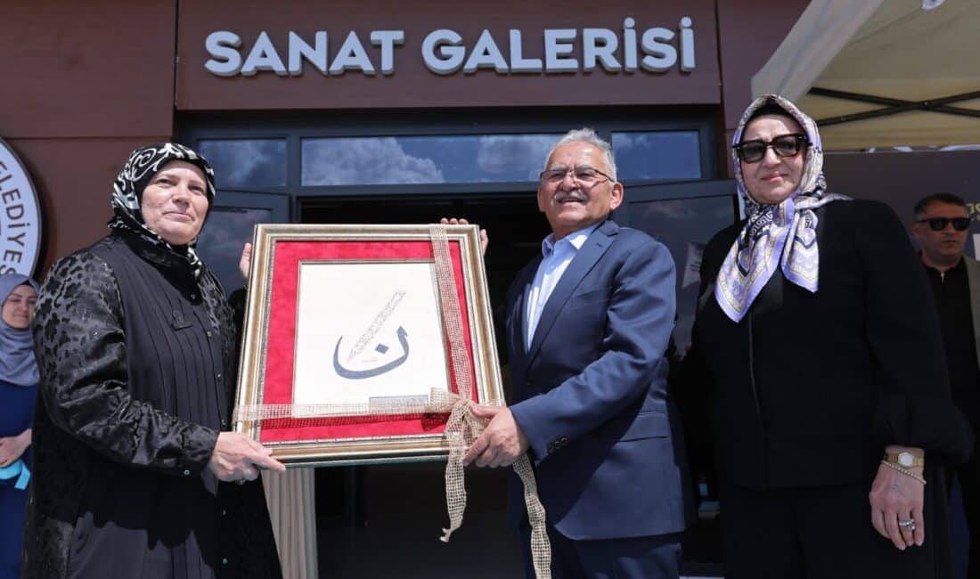 Kaymek A.Ş.'nin Hüsn-i Hat branşındaki kursiyerlerin eserlerini sergilediği "Meşkten Damlalar
