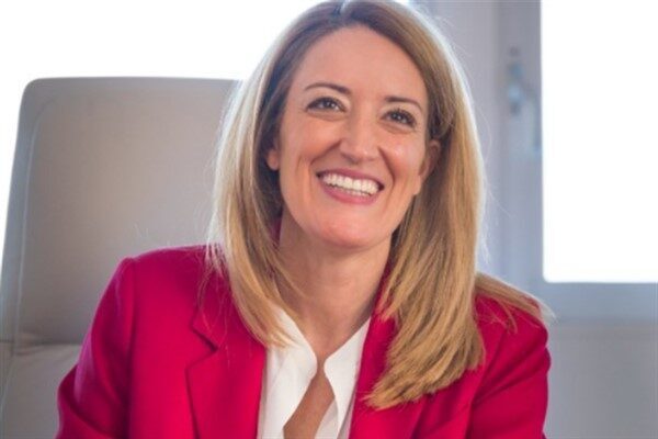 Avrupa Parlamentosu Başkanı Roberta Metsola, İtalya Başbakanı Giorgia Meloni ile