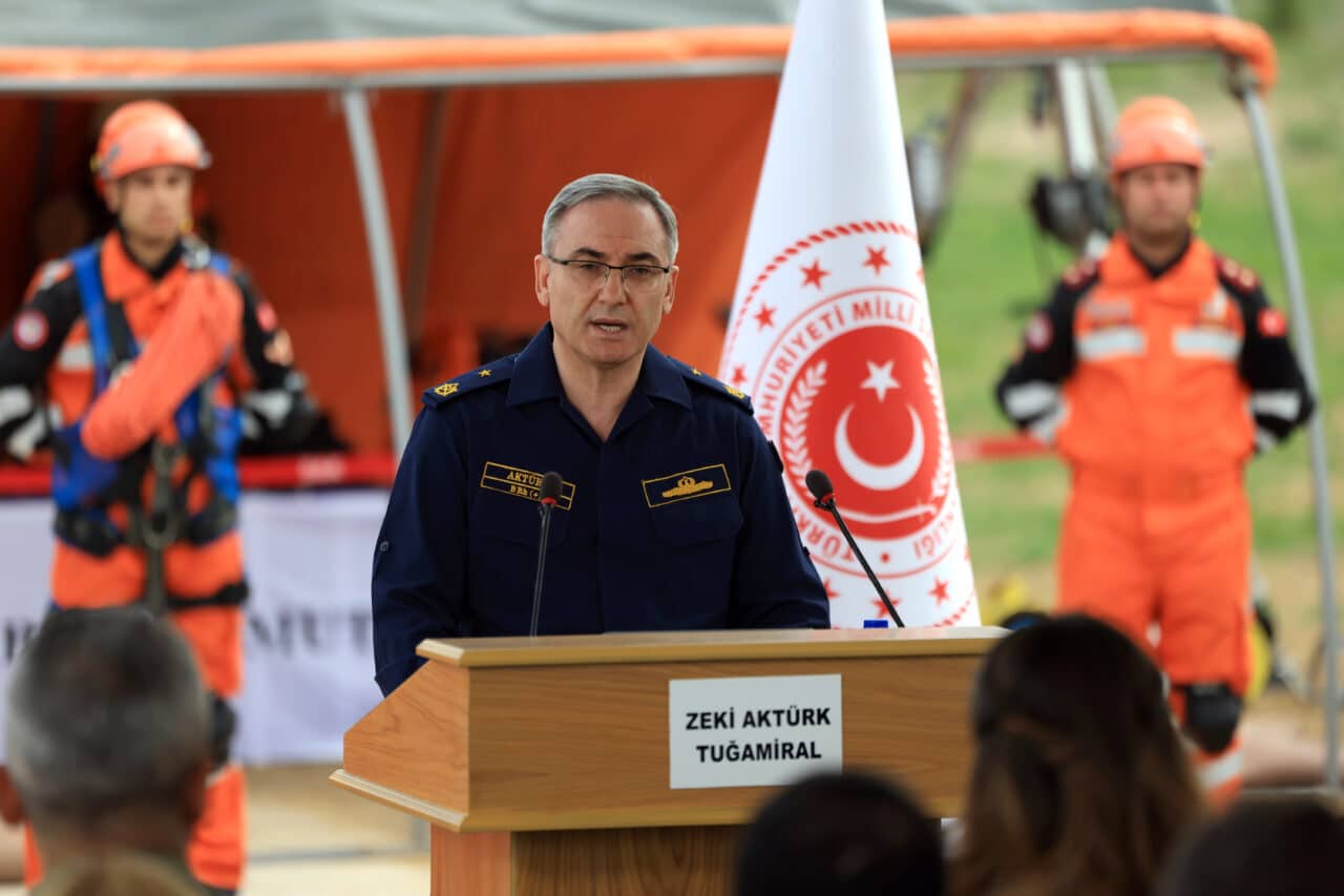 MSB sözcüsü Tuğamiral Zeki Aktürk, Türk Silahlı Kuvvetleri'nin yaptığı tatbikatlar