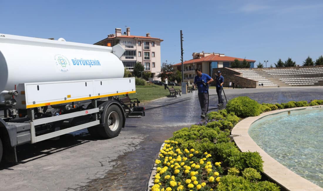 Yürütülen çalışmalar kapsamında 107 temizlik personeli görev alırken; 4 adet