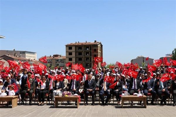 Törene Muş Valisi Avni Çakır, İl Emniyet Müdürü Serkan Karaman,