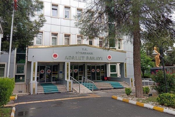 8 yaşındaki Narin Güran'ın öldürülmesi davasında 12 sanığın yargılandığı duruşma