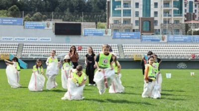 Nilüfer Belediyesi’nin düzenlediği 23. Uluslararası Spor Şenlikleri, her yaştan katılımcıya