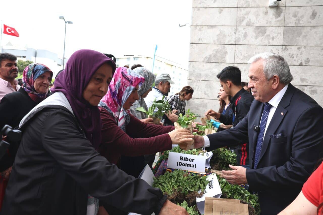 Nilüfer Belediyesi ve Nilüfer Tarımsal Kalkınma Kooperatifi tarafından düzenlenen "Fide