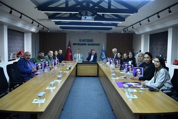 Berberler ve Kuaförler Odası Başkanı Rıfat Alparslan'ın başkanlık heyeti, B.Belediye