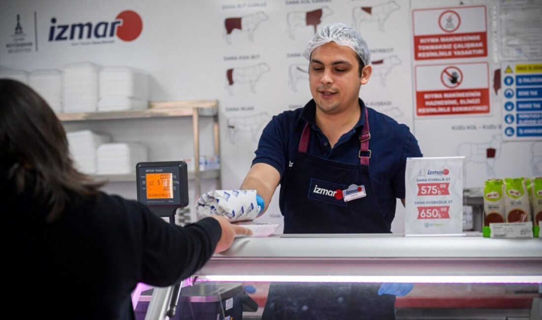 İZTARIM AŞ'ın işlettiği İzmir BŞB'nin İZMAR şubeleri, Cemil Tugay'ın öncülüğünde