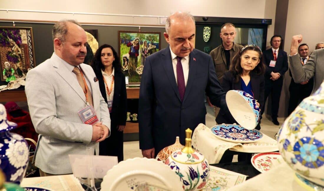 Ünye'deki etkinlikte Vali Muammer Erol ve İl Milli Eğitim Müdürü