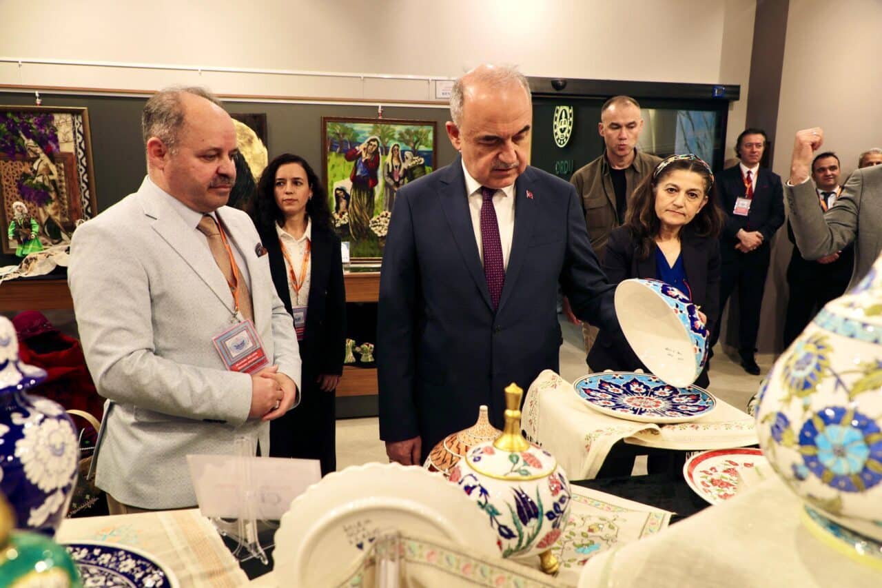 Ünye'deki etkinlikte Vali Muammer Erol ve İl Milli Eğitim Müdürü