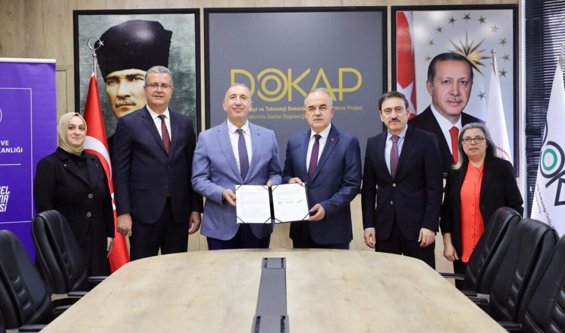 Ordu Valisi Muammer Erol, DOKAP Başkanı Hakan Gültekin ve İl