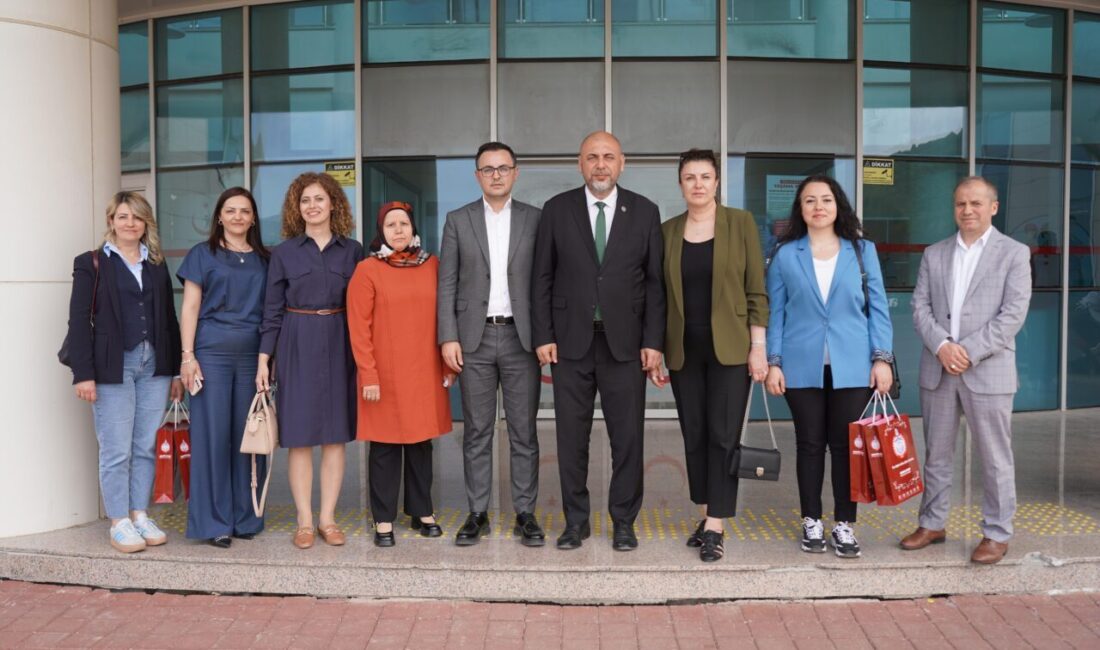 Beyaz Masa ekipleri tarafından gerçekleştirilen programda, tedavi gören vatandaşlara iyi