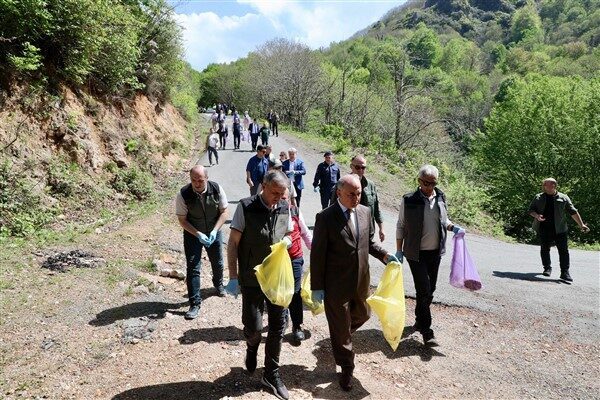 Vali Muammer Erol, Prof. Dr. Orhan Baş ve diğer katılımcılar