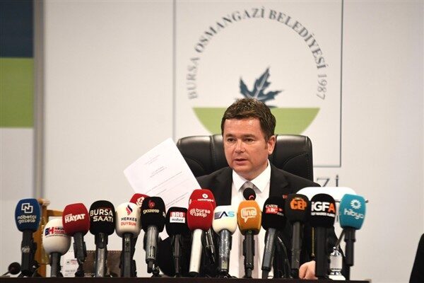 Osmangazi Belediye Meclisi'nin Mayıs Ayı toplantısında Başkan Erkan Aydın, gündemdeki