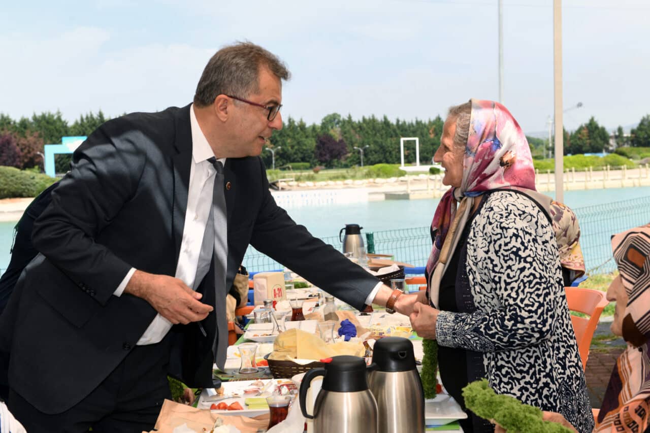 Osmangazi Belediyesi, ALBAM sakinleri için Anneler Günü kapsamında duygusal bir
