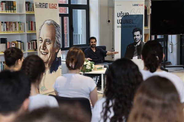 Uludağ Koleji ve Çakır Okulları’nın lise öğrencileri ile söyleşi gerçekleştiren