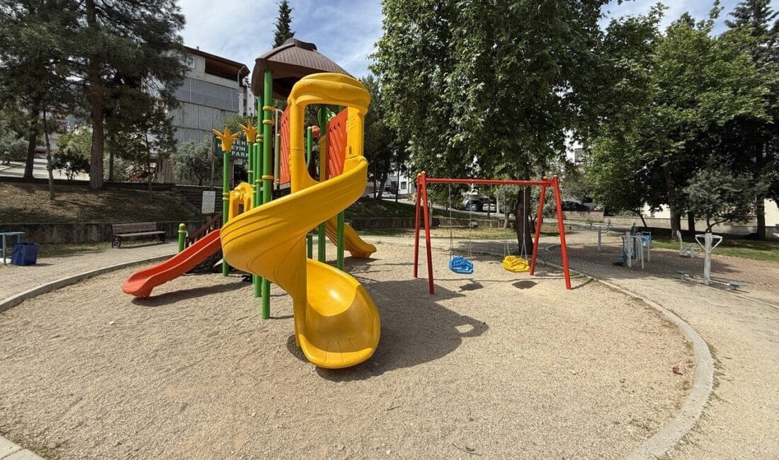 Pamukkale Belediyesi Park ve Bahçeler Müdürlüğü ekipleri, ilçe genelindeki tüm