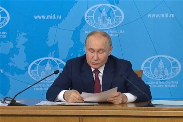 Putin konuşmasında "Rusya'ya gelince, yaklaşımlarımız temel ve değişmeden kalıyor. Bunu