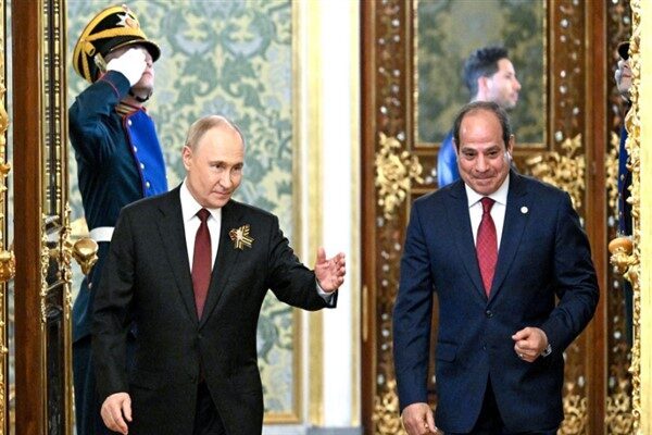 Rusya Devlet Başkanı Putin, Mısır Cumhurbaşkanı Sisi ile Vatanseverlik Savaşı
