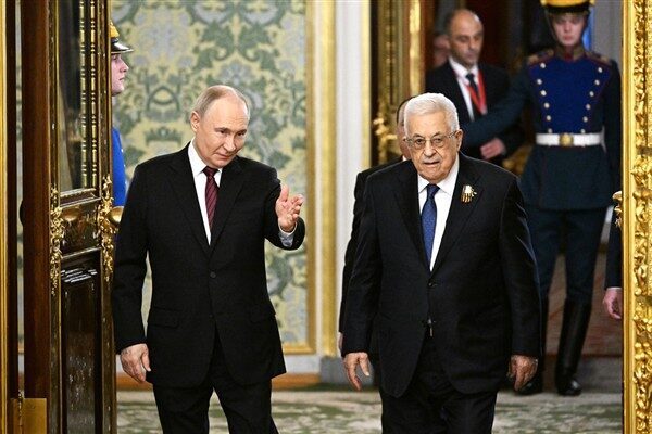 Rusya Devlet Başkanı Putin, Filistin Devlet Başkanı Abbas'la görüştü. İki