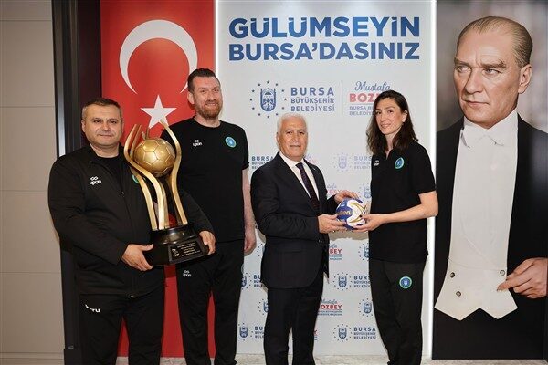 Bursa Büyükşehir Belediyespor, HDI Sigorta Hentbol Kadınlar Türkiye Kupası'nda Trabzon