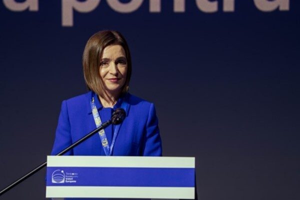 Moldova Cumhurbaşkanı Maia Sandu, Avrupa Birliği aday ülkesi Karadağ’a resmi