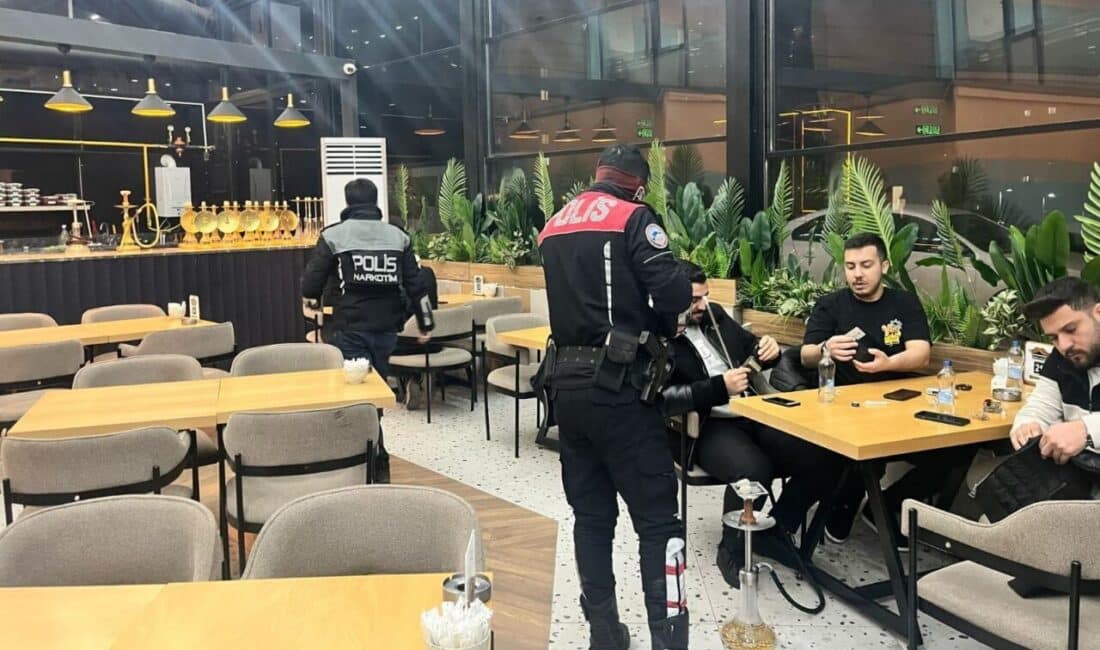 Haliliye ilçesi Karşıyaka Mahallesi'nde gerçekleştirilen asayiş ve trafik uygulamasında 352