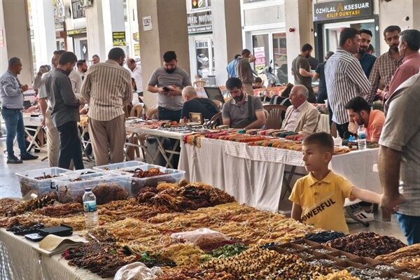 Şanlıurfa’da ilk kez tespih pazarı kuruldu. Haliliye ilçesinde bulunan Göbeklitepe