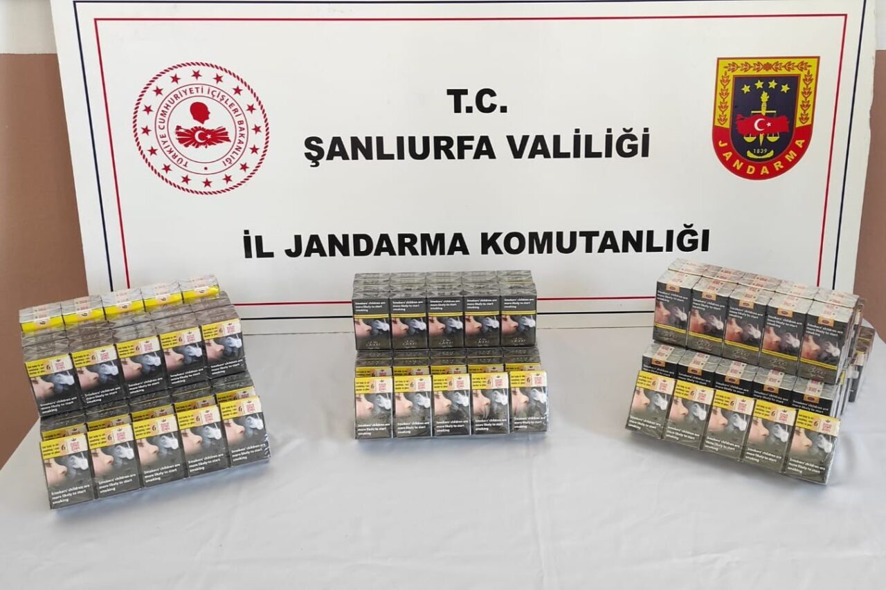 Şanlıurfa'da yapılan denetimlerde binlerce kaçak sigara ve tütün malzemesi ele