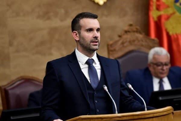 Spajic, forumda yaptığı açıklamada, Karadağ’da son yıllarda hayata geçirilen reformlarla