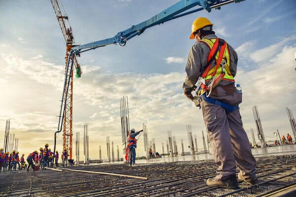 Buca'daki inşaat projesi, 2 belediye arasındaki anlaşmazlık sebebiyle durdurulmuştu. Ancak
