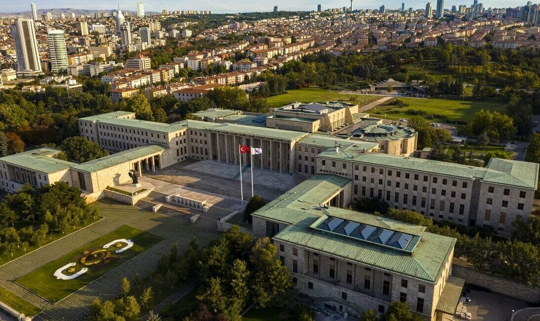CHP Genel Başkanı Özgür Özel, Sırrı Süreyya Önder'e saldırı düzenlenmesi