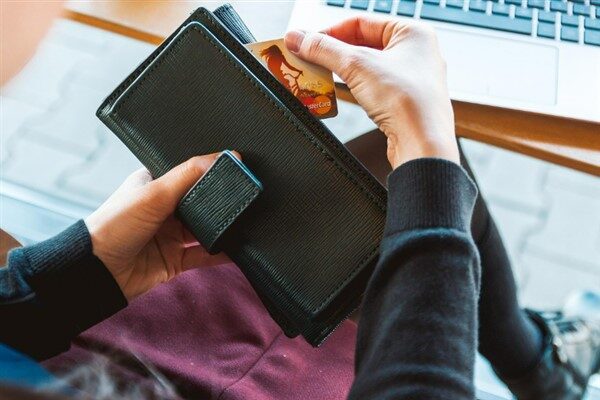 Ticaret Bakanlığı son dönemde giderek yaygınlaşan 'hesap kiralama' yöntemine yönelik açıklama yayınladı.