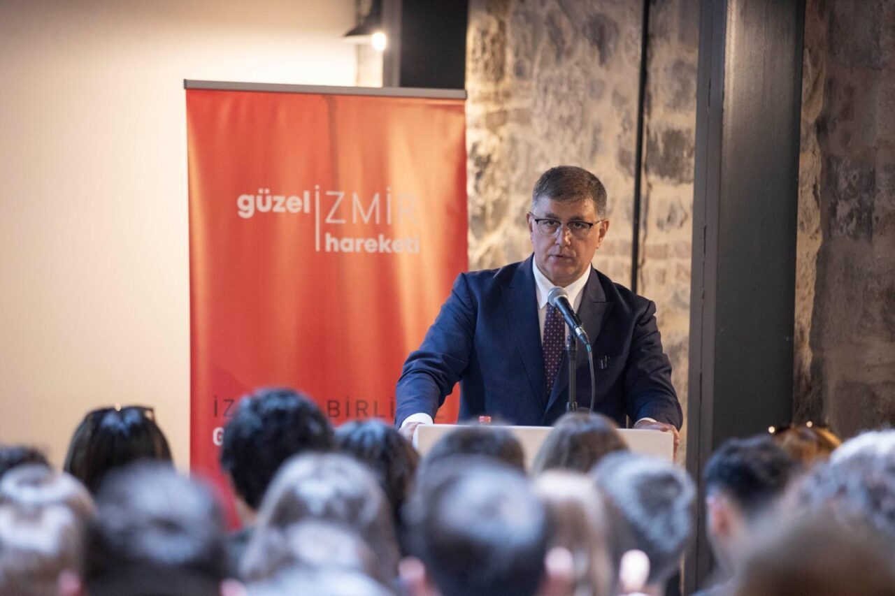 İzmir Büyükşehir Belediye Başkanı Dr. Cemil Tugay, "Güzel İzmir Hareketi"