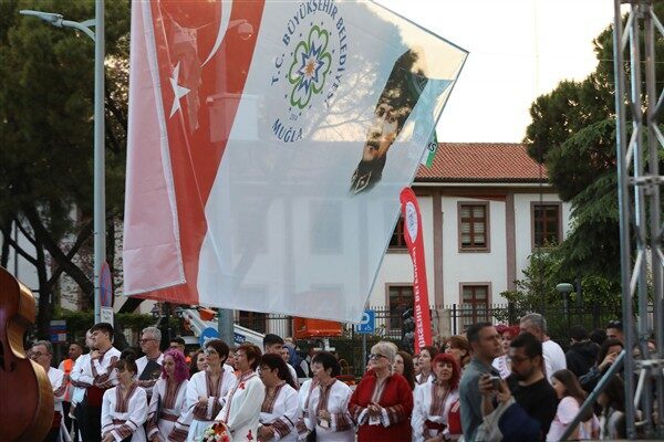 Muğla'da gerçekleşen Uluslararası Muğla Korolar Şenliği'nde Bşehir Belediyesi Senfoni Orkestrası