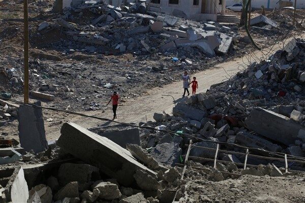 BM'nin açıklamasına göre, Gazze'deki Filistinli mültecilere yardım götüren UNRWA, İsrail'in