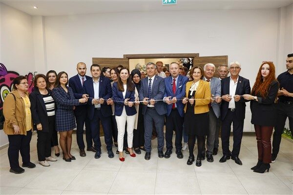 Uşak Belediye Başkanı Özkan Yalım, Narin Gündüz Bakım Evi'nin 3-6