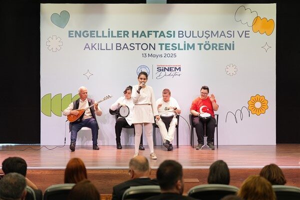 Bulgurlu Mahallesinde bulunan Engelsiz Yaşam Merkezindeki etkinlikte, engelli bireylerin toplumsal