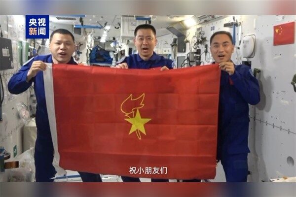 Shenzhou-20 mürettebatı, yaklaşan 1 Haziran Dünya Çocuklar Günü nedeniyle, tüm