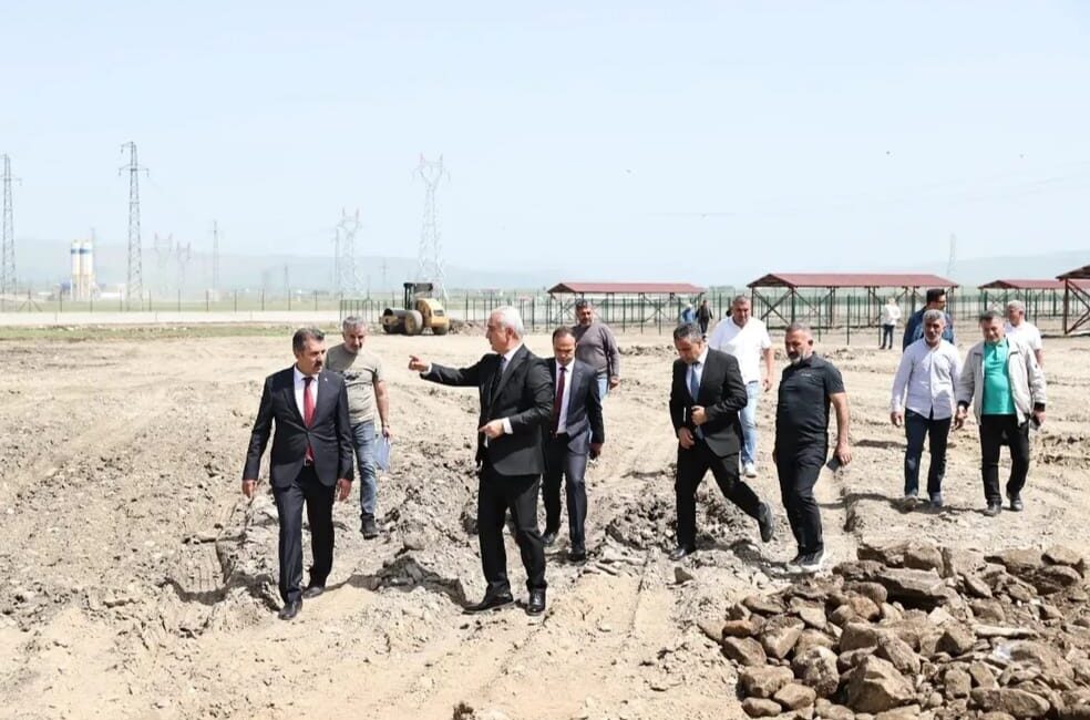 Muş Valiliği tarafından yapılan açıklamaya göre, Muş Valisi Avni Çakır,