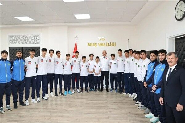 Muş Valiliği tarafından yayımlanan açıklamada, Vali Avni Çakır, 19 Mayıs