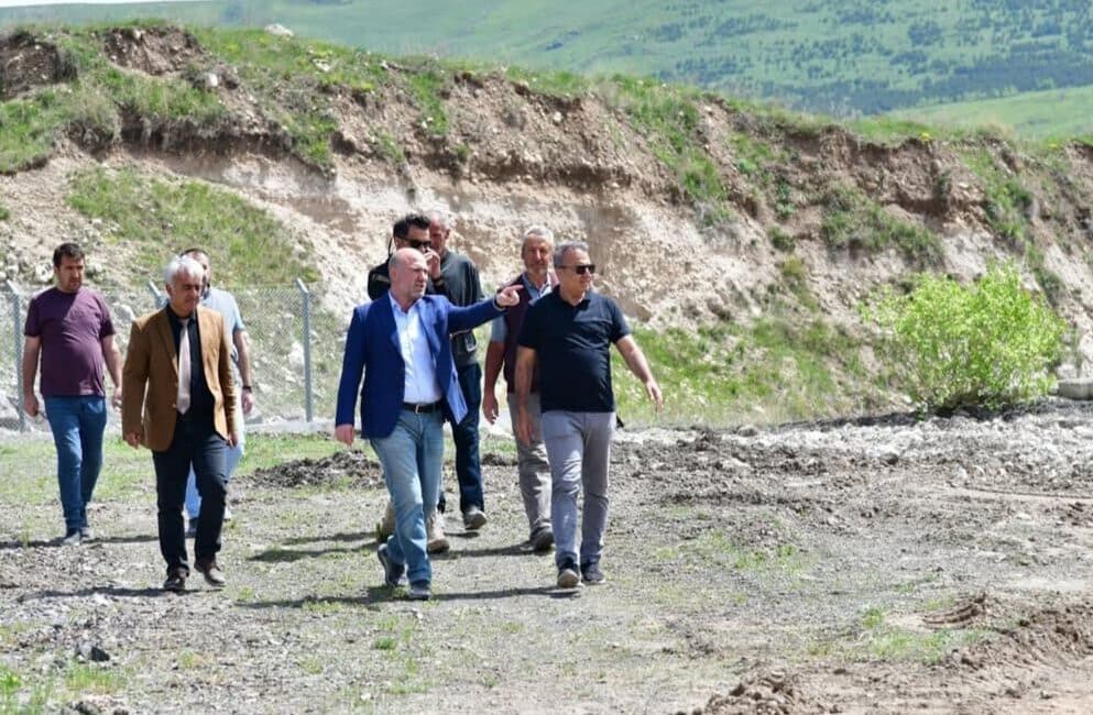 Ardahan Valisi Hayrettin Çiçek, sahipsiz sokak hayvanlarını korumak ve kontrol
