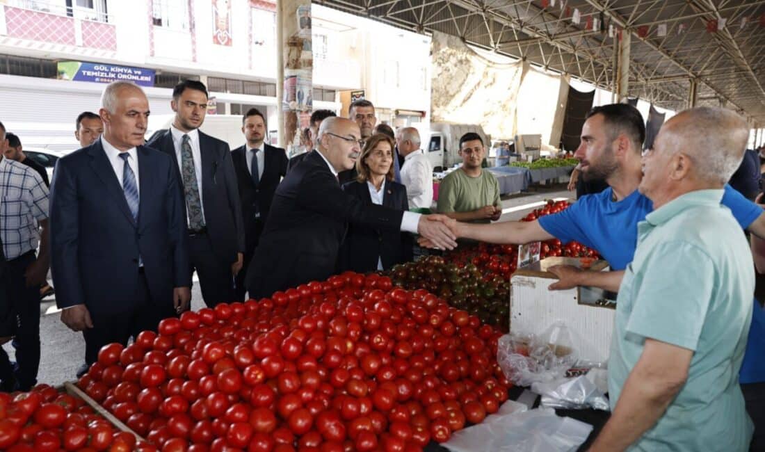Ziyaretinde Adana Semt Pazarcıları Esnaf ve Sanatkarlar Odası tarafından düzenlenen