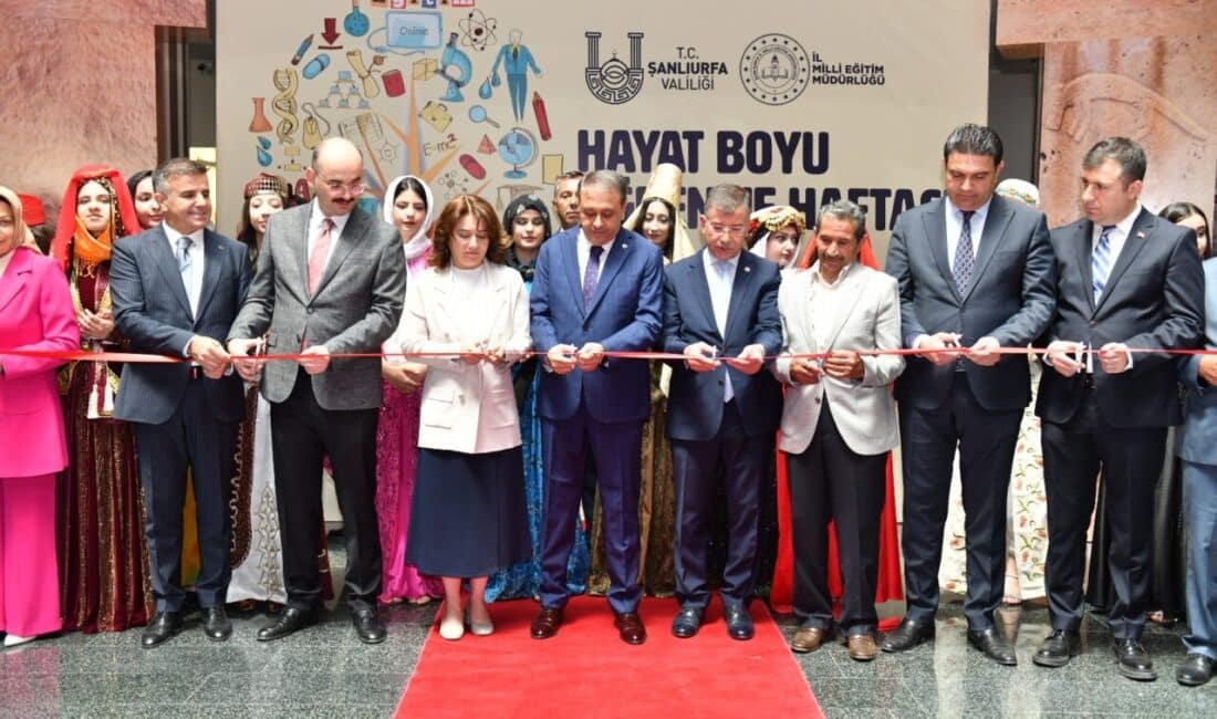 Şanlıurfa Valisi Hasan Şıldak, Eşi Fatma Nur Şıldak ile birlikte;